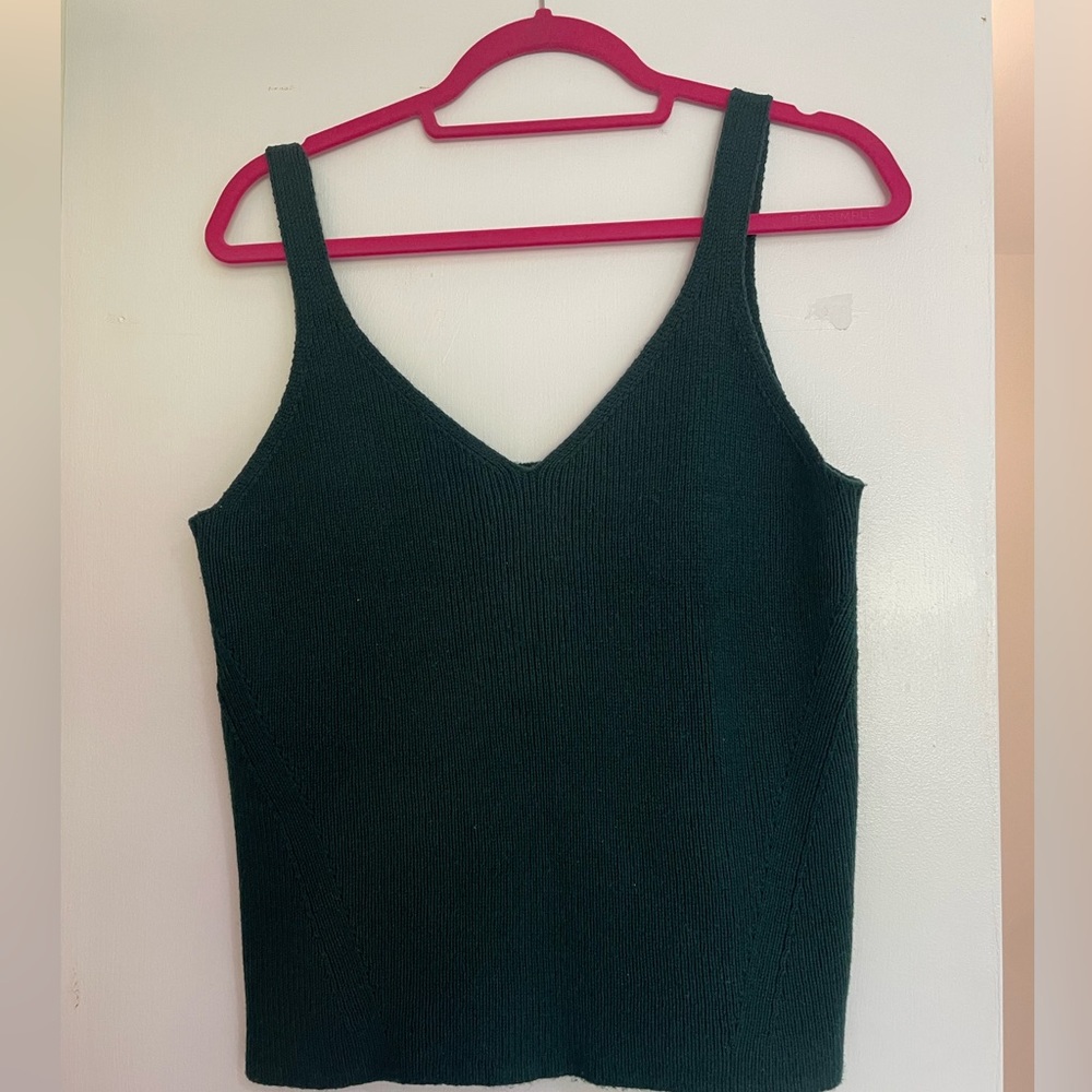 Old Navy V-Neck Rib-Knit Sweater Tank